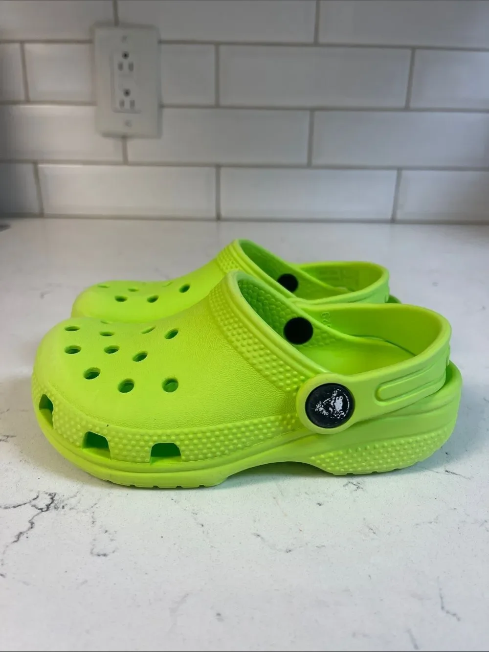 CROCS CLASSIC TODDLER KID’S Size 9 CLOG Kids Limeade-Green ? Water Shoes 206990
